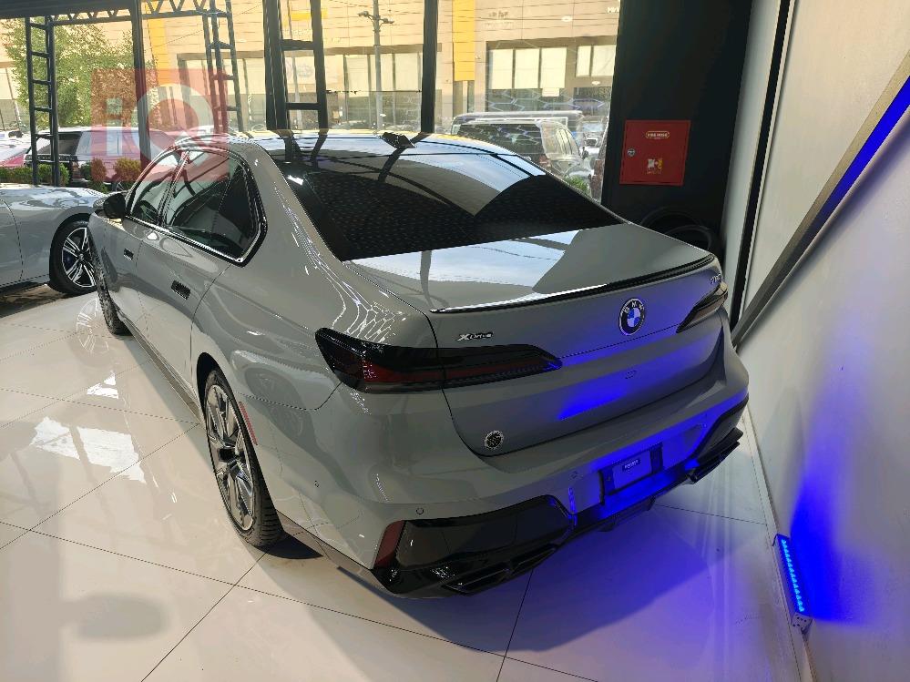 بي ام دبليو الفئة 7